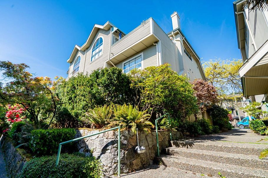11 229 E 8th Street North Vancouver, BC - 32