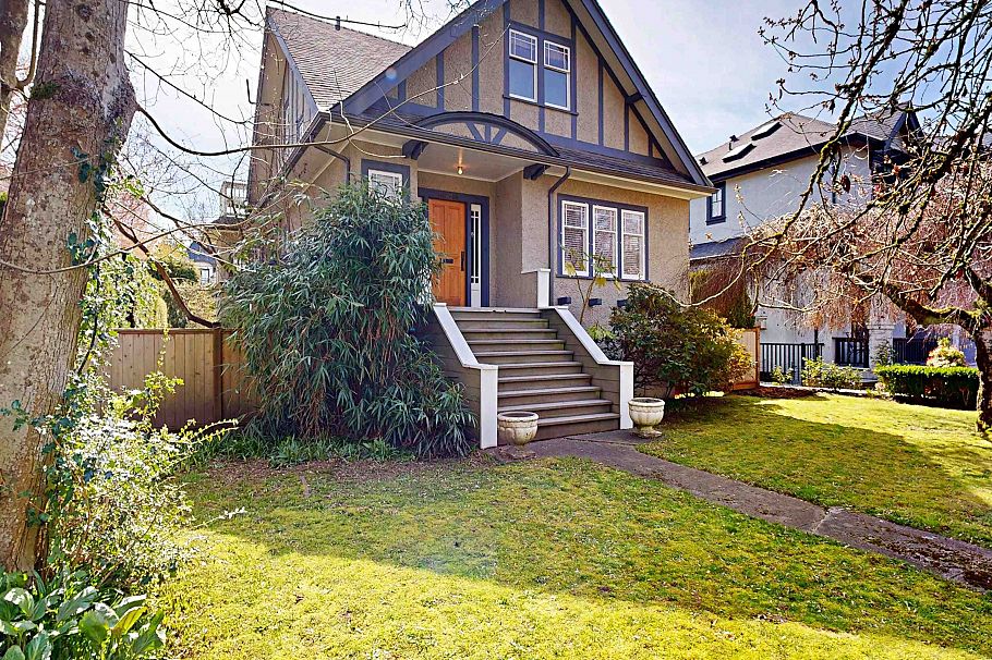 4402 W 12th Avenue Vancouver, BC - 18