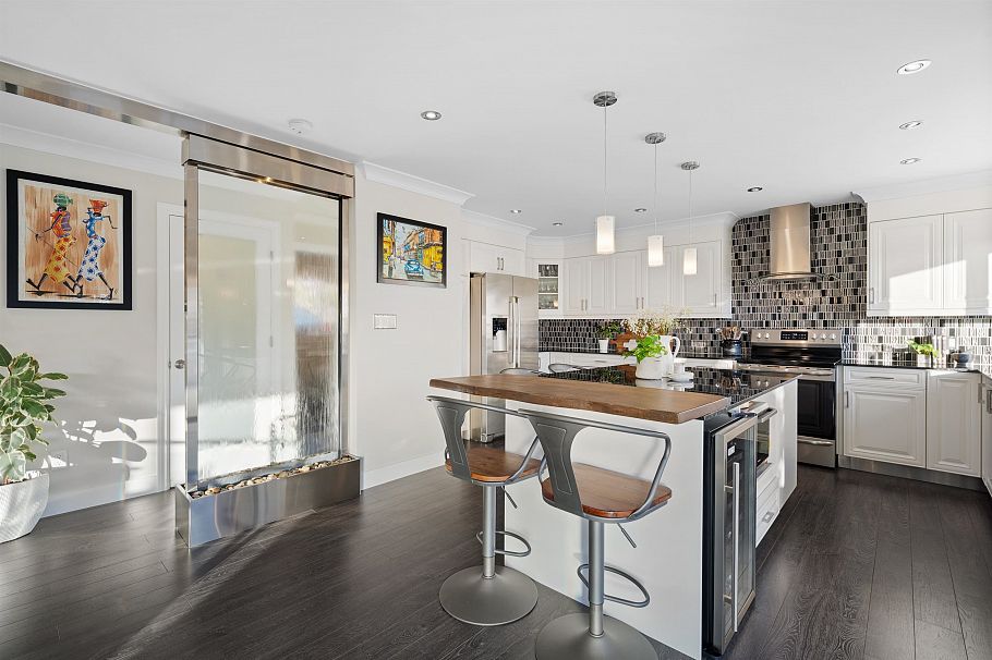 906 Strathaven Drive North Vancouver, BC - 7