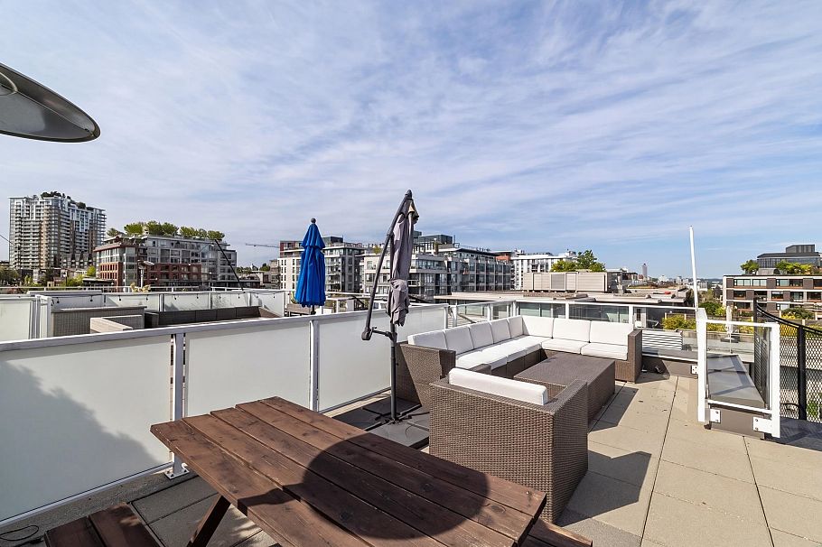 613 311 E 6th Avenue Vancouver, BC - 4
