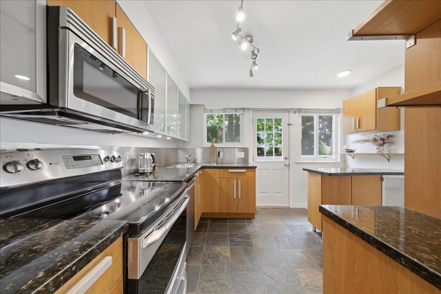 4158 Mt Seymour Parkway North Vancouver, BC - 11