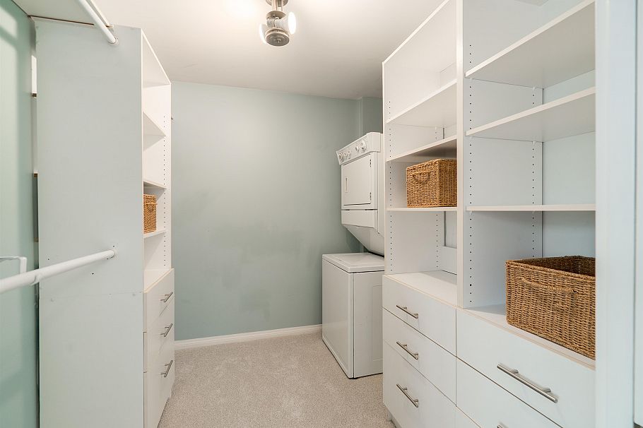 939 Calverhall Street North Vancouver, BC - 16