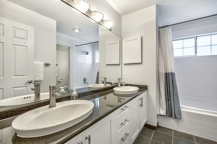 2 3939 Indian River Drive North Vancouver, BC - 26