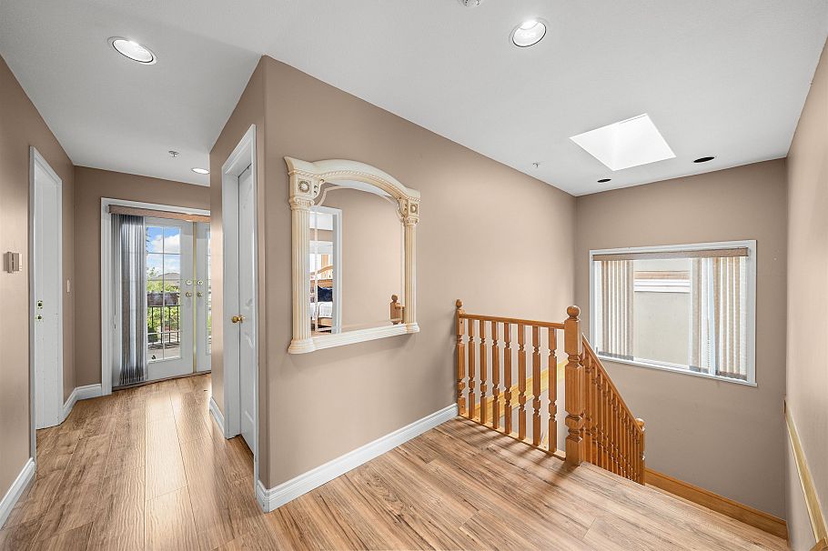 7962 Victoria Drive Vancouver, BC - 18