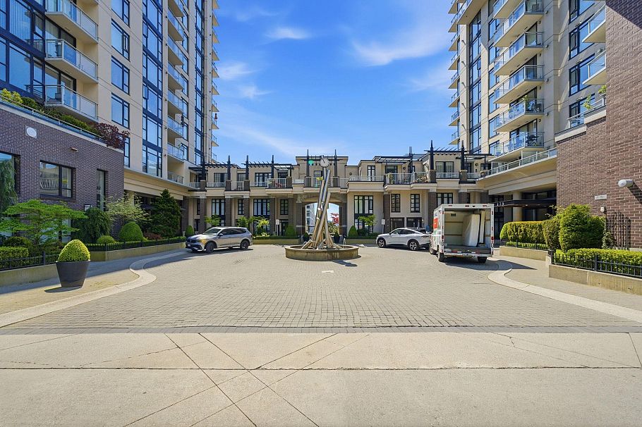 405 155 W 1st Street North Vancouver, BC - 32