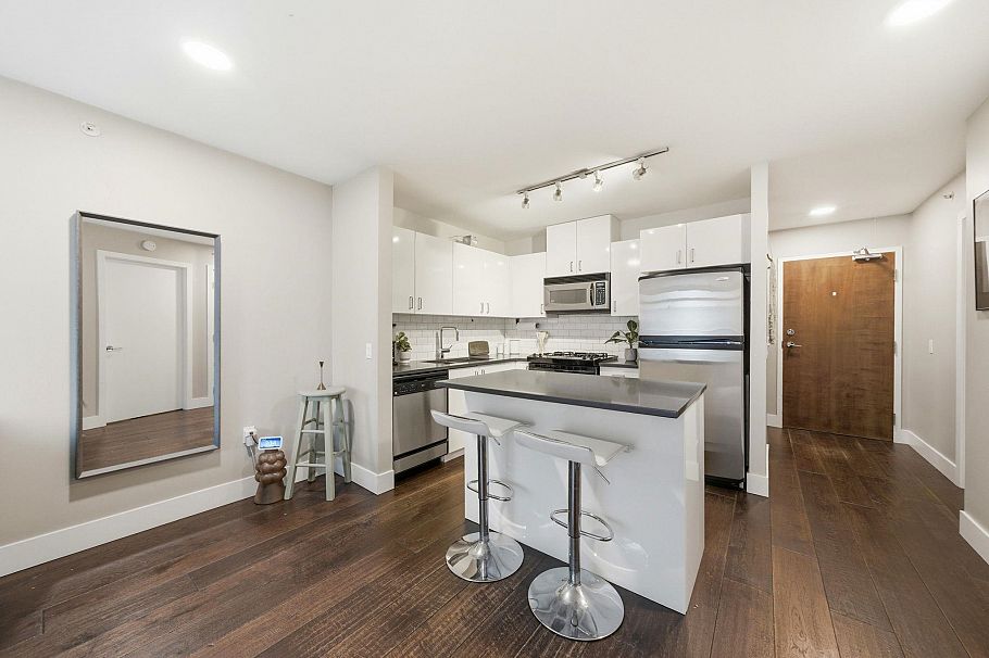 405 155 W 1st Street North Vancouver, BC - 7