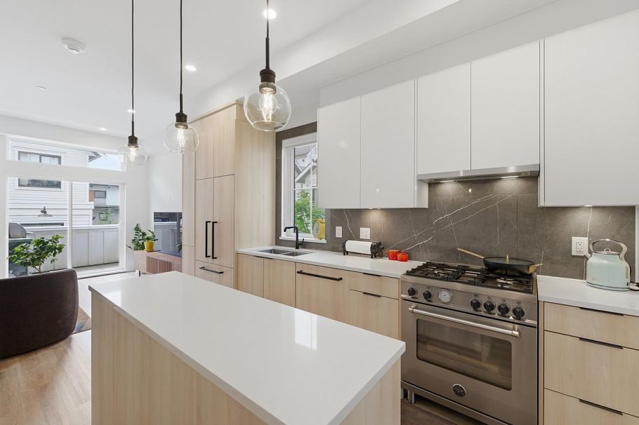 13 237 Ridgeway Avenue North Vancouver, BC - 10