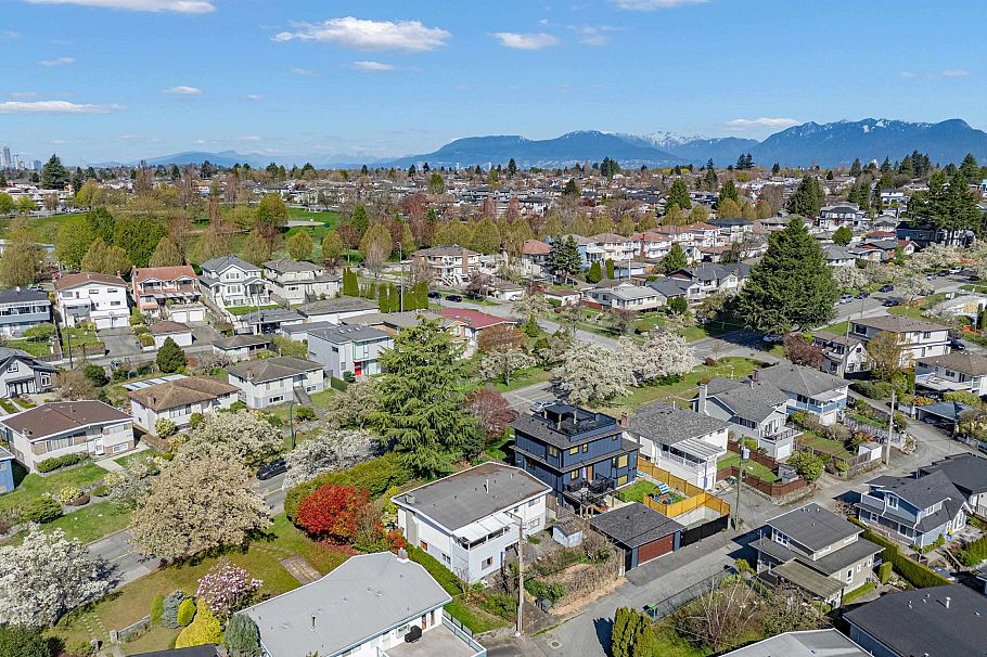 7790 Elliott Street Vancouver, BC - 7