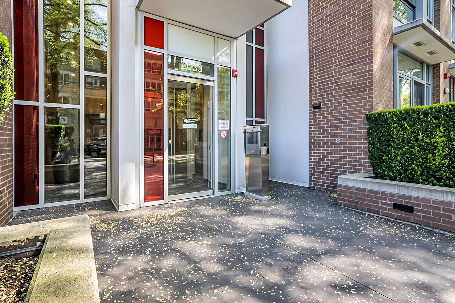 2021 W 10th Avenue Vancouver, BC - 35