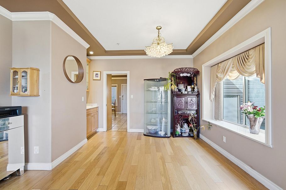 7962 Victoria Drive Vancouver, BC - 7