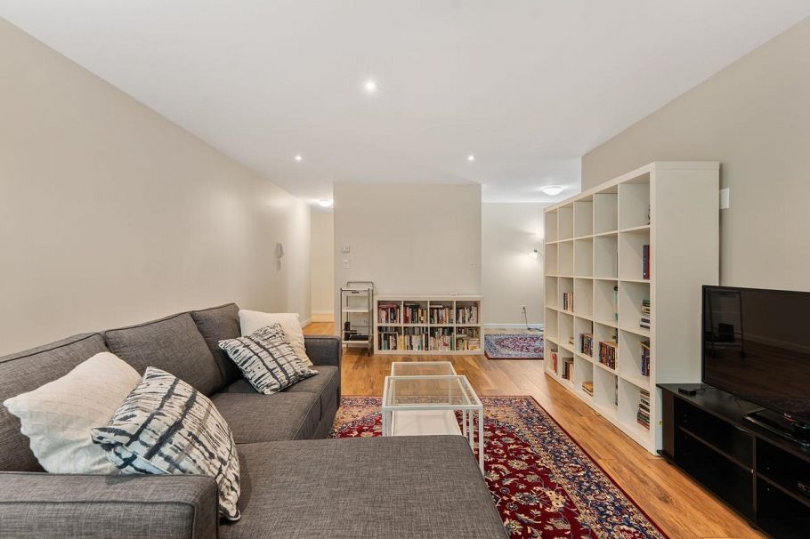 305 1611 E 3rd Street Vancouver, BC - 3