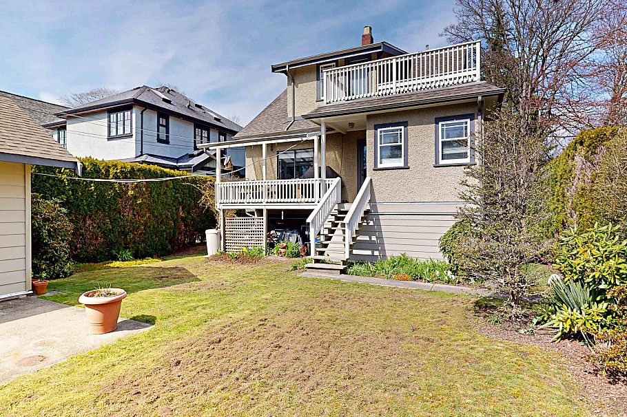 4402 W 12th Avenue Vancouver, BC - 25