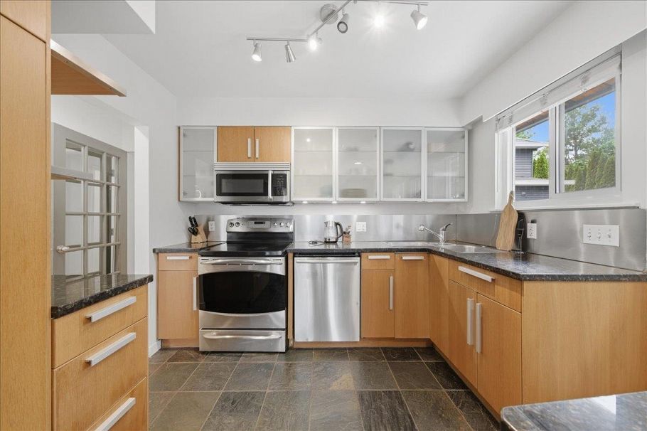 4158 Mt Seymour Parkway North Vancouver, BC - 8