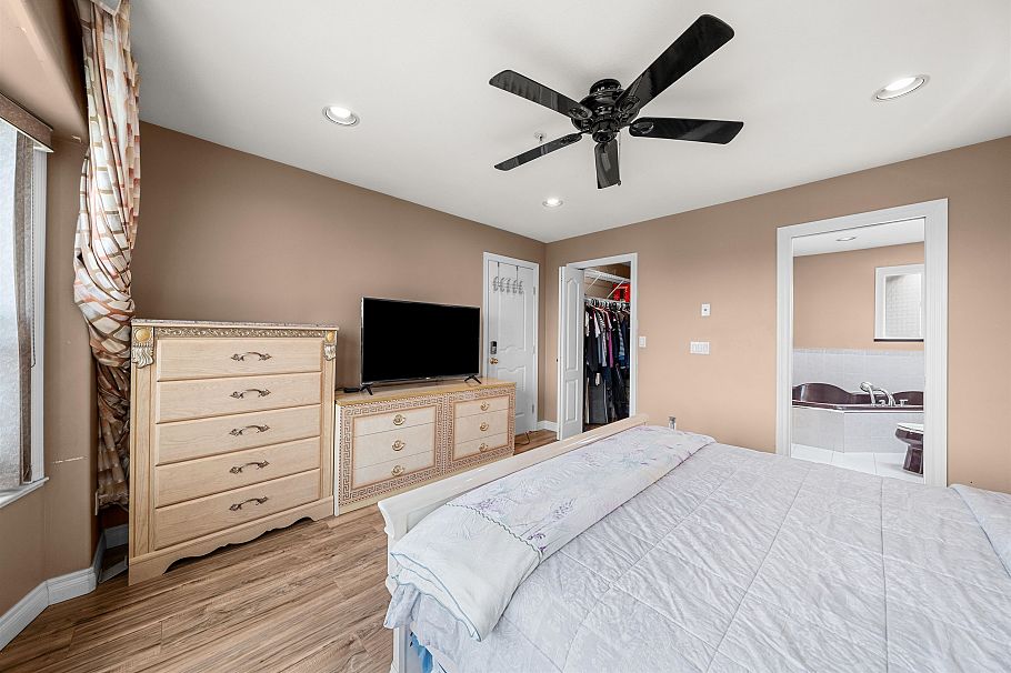 7962 Victoria Drive Vancouver, BC - 24