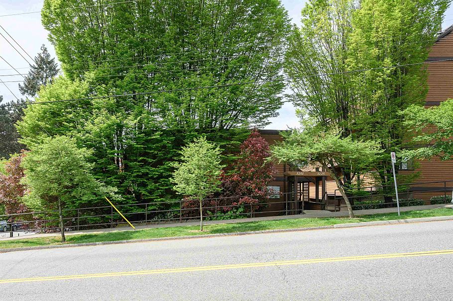 3201 Lonsdale Avenue North Vancouver, BC - 33