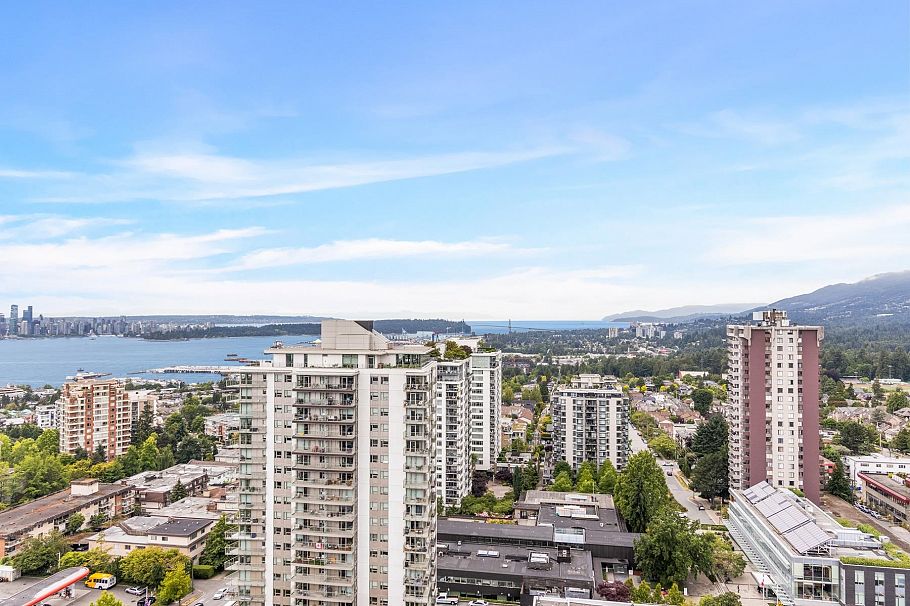 2105 125 E 14th Street North Vancouver, BC - 28