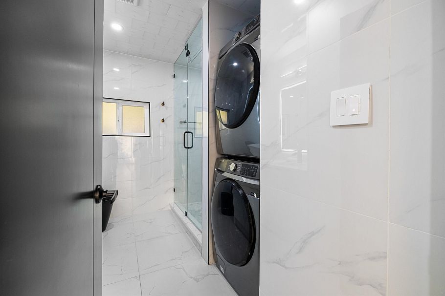 3812 Dalkeith Drive North Vancouver, BC - 19