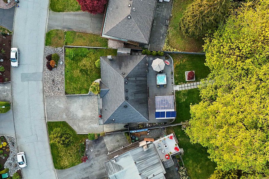 906 Strathaven Drive North Vancouver, BC - 38