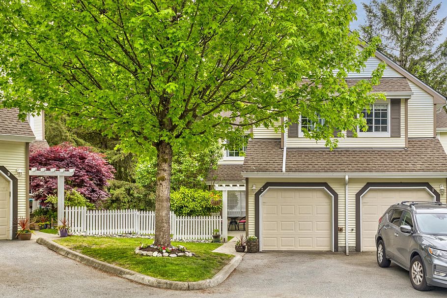 2 3939 Indian River Drive North Vancouver, BC - 39
