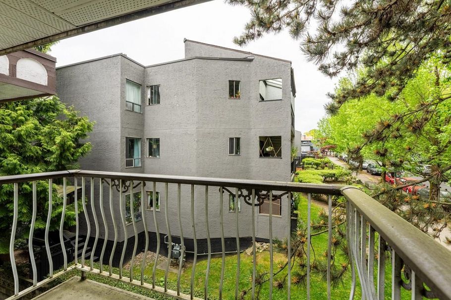 305 1611 E 3rd Street Vancouver, BC - 17
