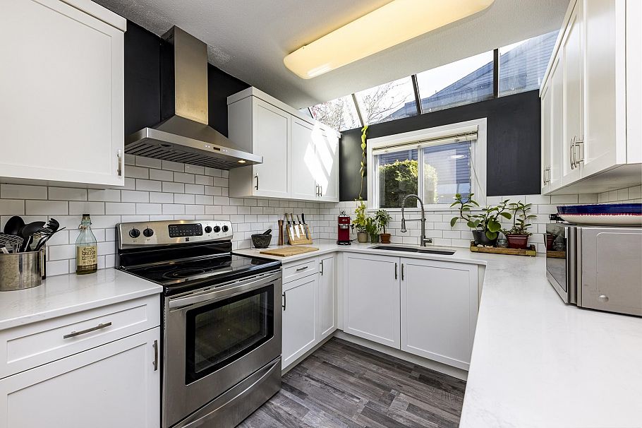 3132 Lonsdale Avenue North Vancouver, BC - 7