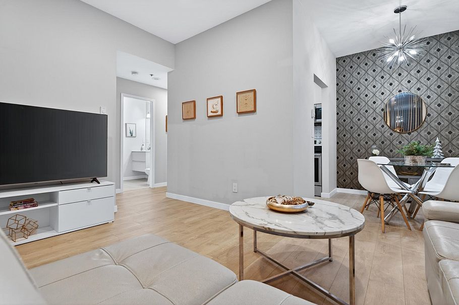 311 1010 Howe Street Vancouver, BC - 9