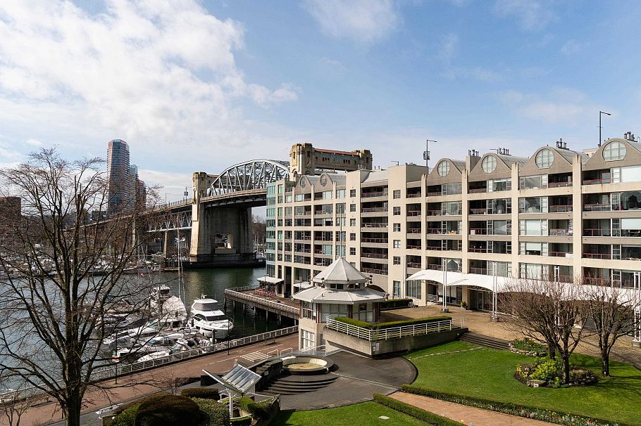 503 990 Beach Avenue Vancouver, BC - 2
