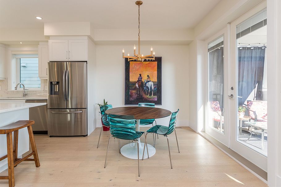 341 E 13th Street North Vancouver, BC - 11