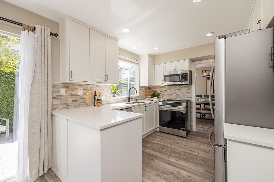 863 Roche Point Drive North Vancouver, BC - 12
