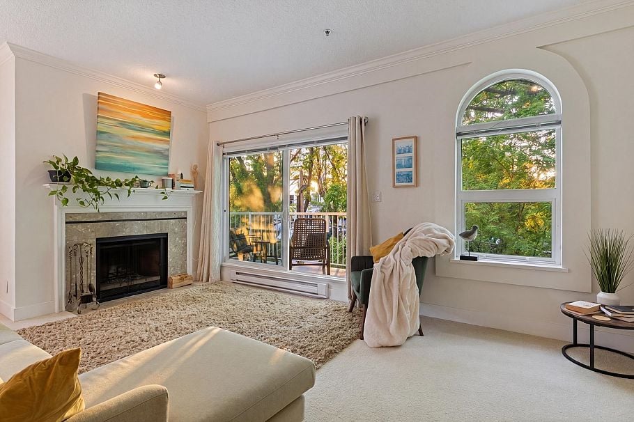 307 2256 W 7th Avenue Vancouver, BC - 1