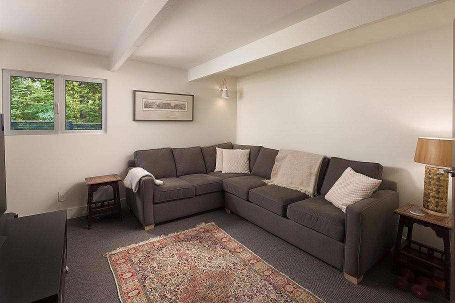 3267 Fairmont Road North Vancouver, BC - 26