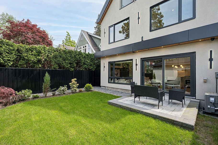 2 4549 W 11th Avenue Vancouver, BC - 35