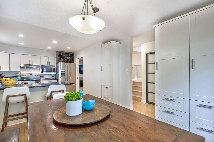 2 3939 Indian River Drive North Vancouver, BC - 11