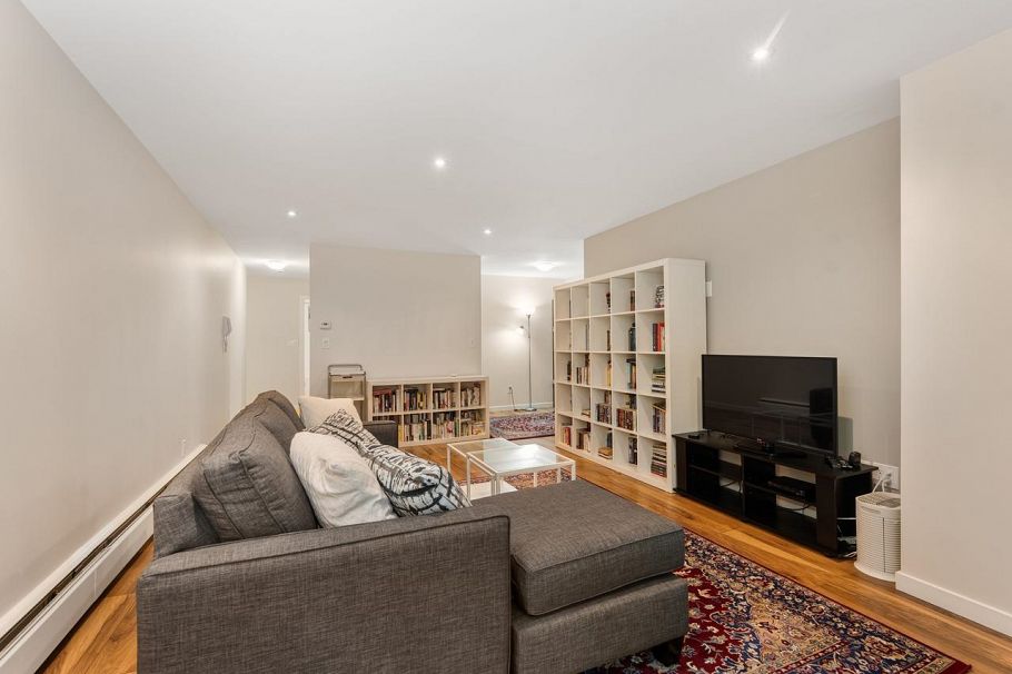 305 1611 E 3rd Street Vancouver, BC - 2