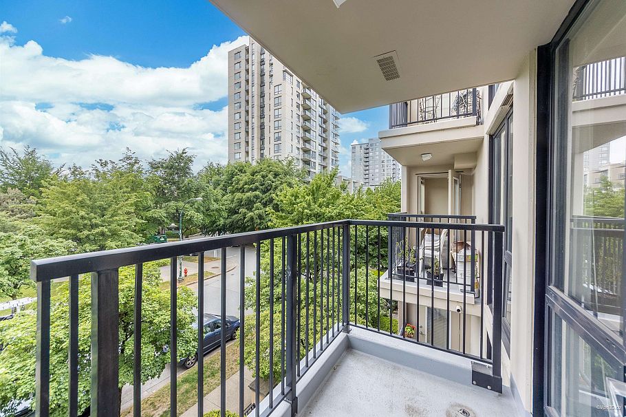 312 3663 Crowley Drive Vancouver, BC - 21