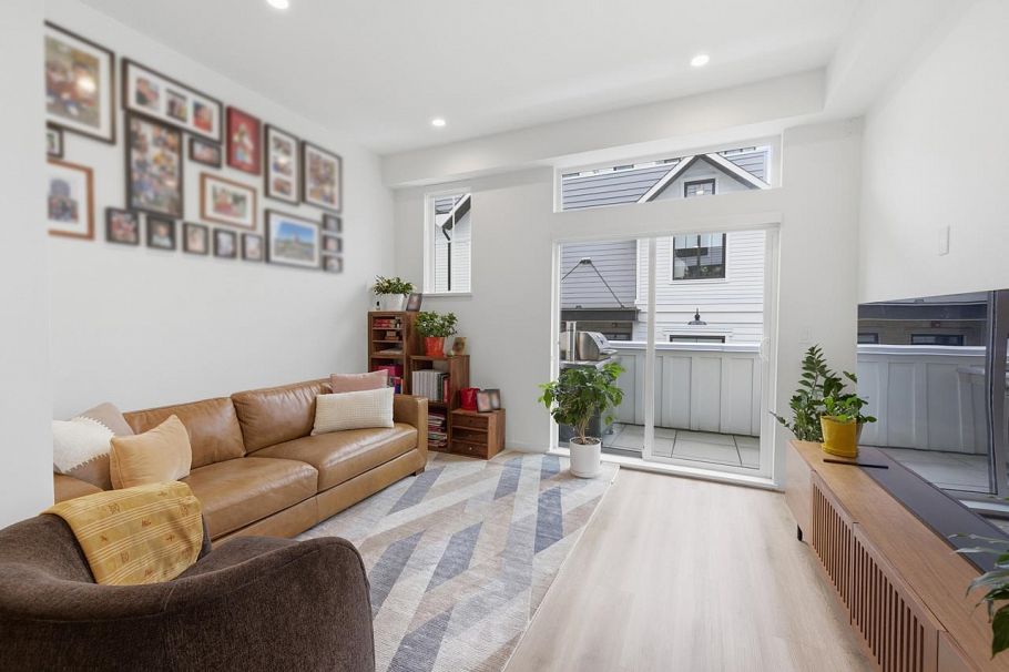 13 237 Ridgeway Avenue North Vancouver, BC - 3