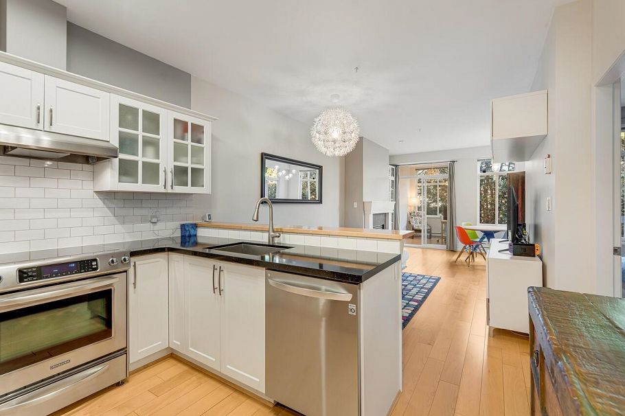 210 1675 W 10th Avenue Vancouver, BC - 4
