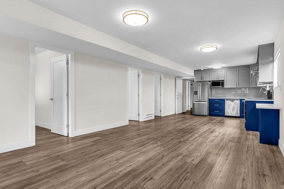 859 E 17th Street North Vancouver, BC - 23