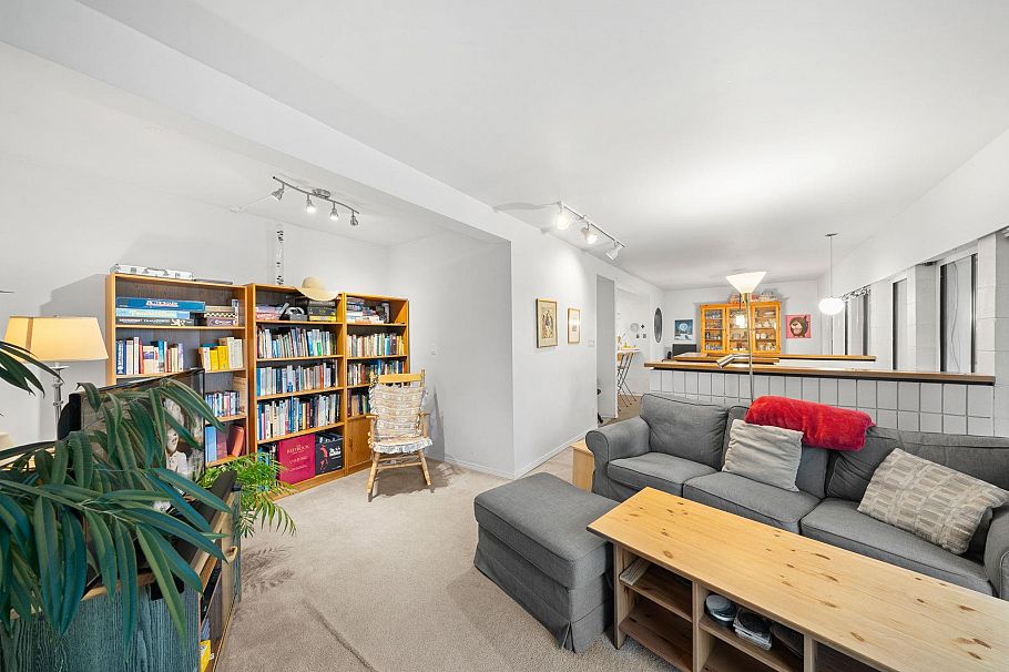 741 E 14th Street North Vancouver, BC - 5