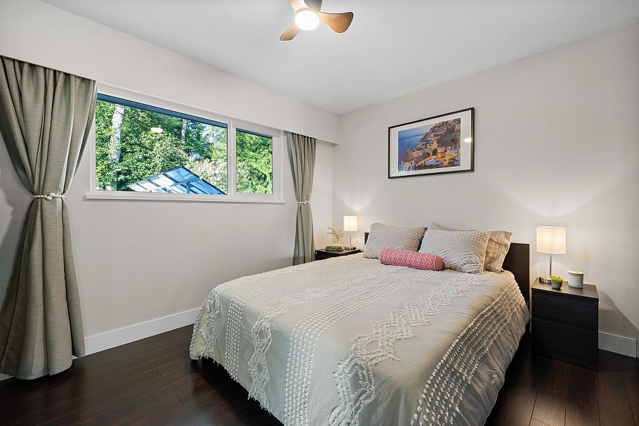 906 Strathaven Drive North Vancouver, BC - 21