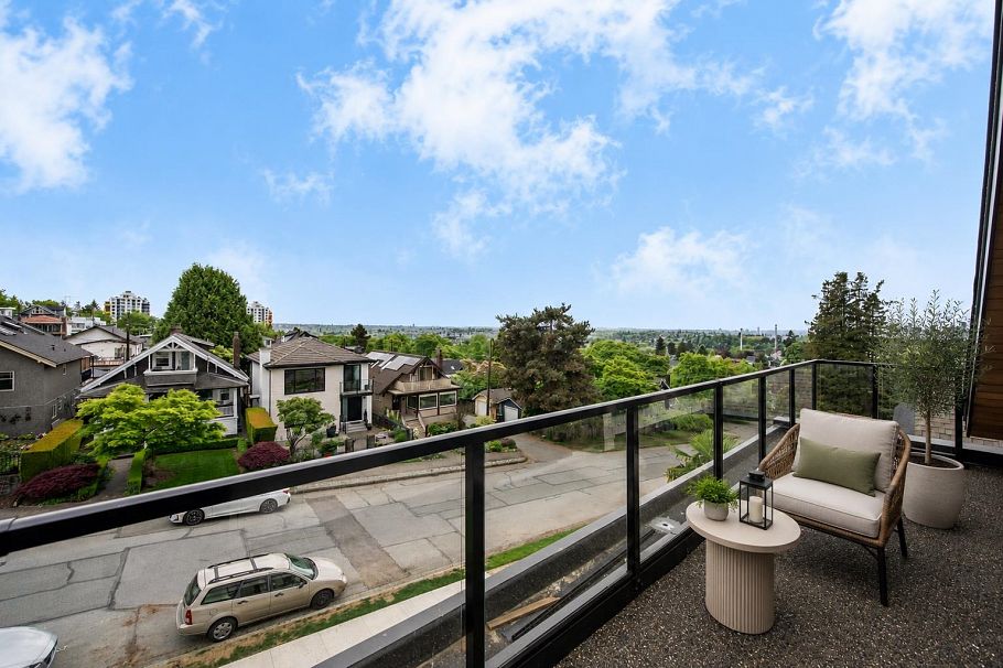 1 3645 Dundas Street Vancouver, BC - 22