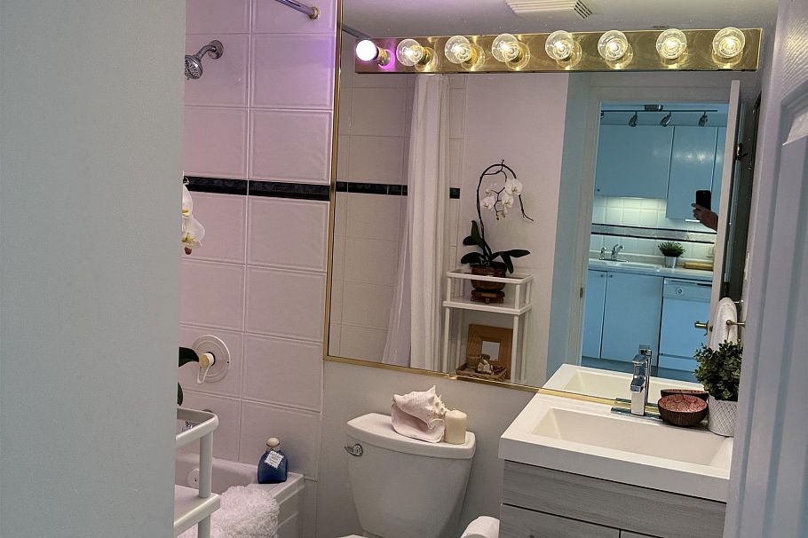 311 1630 W 1st Avenue Vancouver, BC - 10