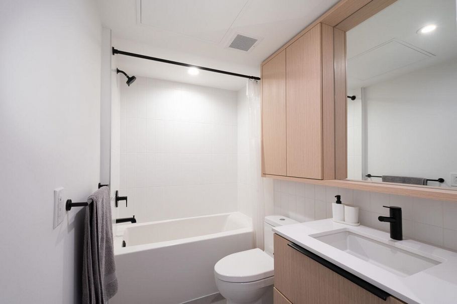 310 2520 Guelph Street Vancouver, BC - 21