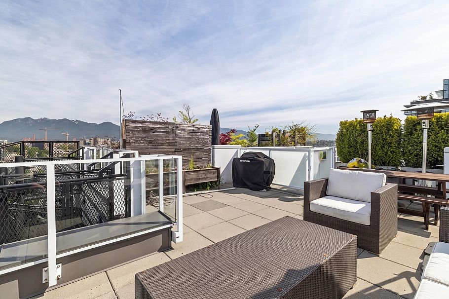 613 311 E 6th Avenue Vancouver, BC - 3