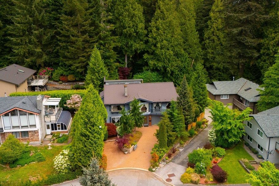 4786 Armour Court North Vancouver, BC - 31