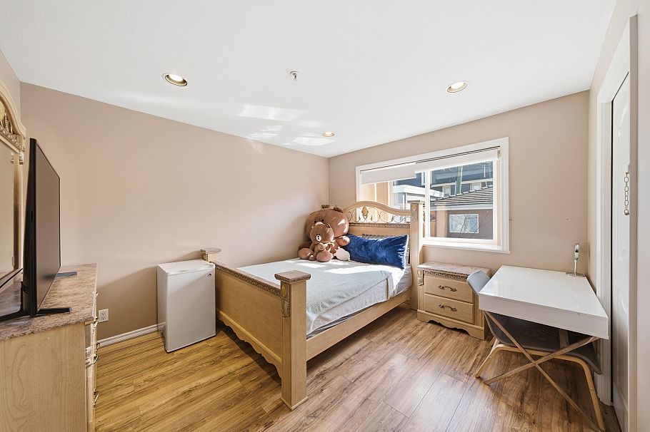 7962 Victoria Drive Vancouver, BC - 20
