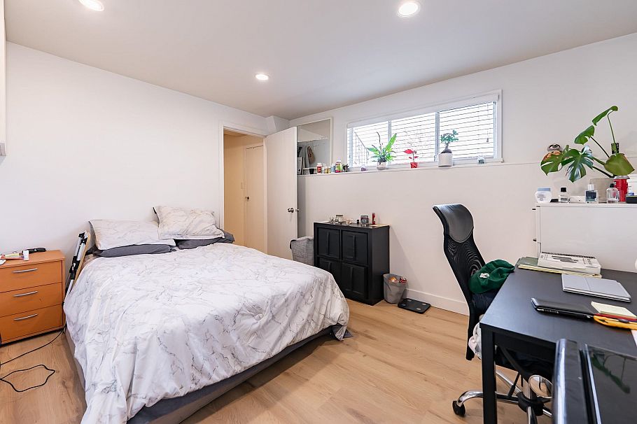 3654 E 25th Avenue Vancouver, BC - 17