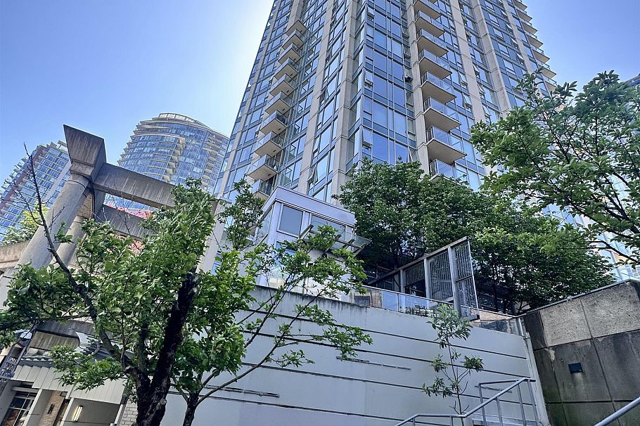 2203 188 Keefer Place Vancouver, BC - 1