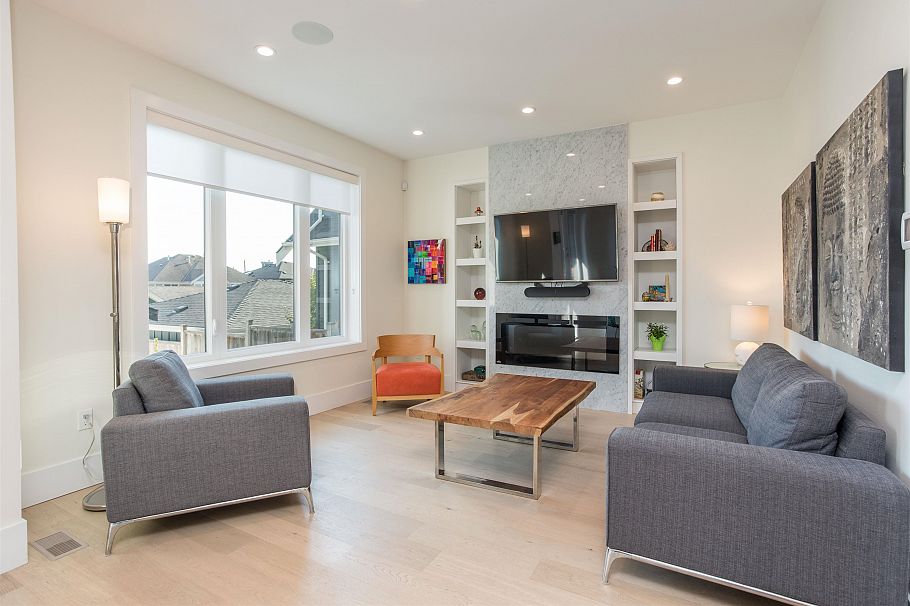 341 E 13th Street North Vancouver, BC - 19