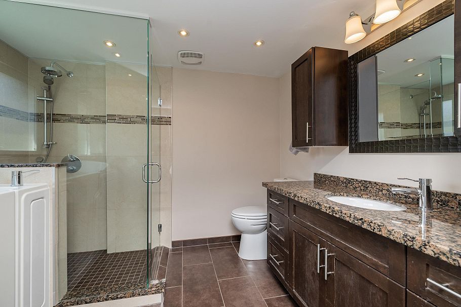 863 Roche Point Drive North Vancouver, BC - 26